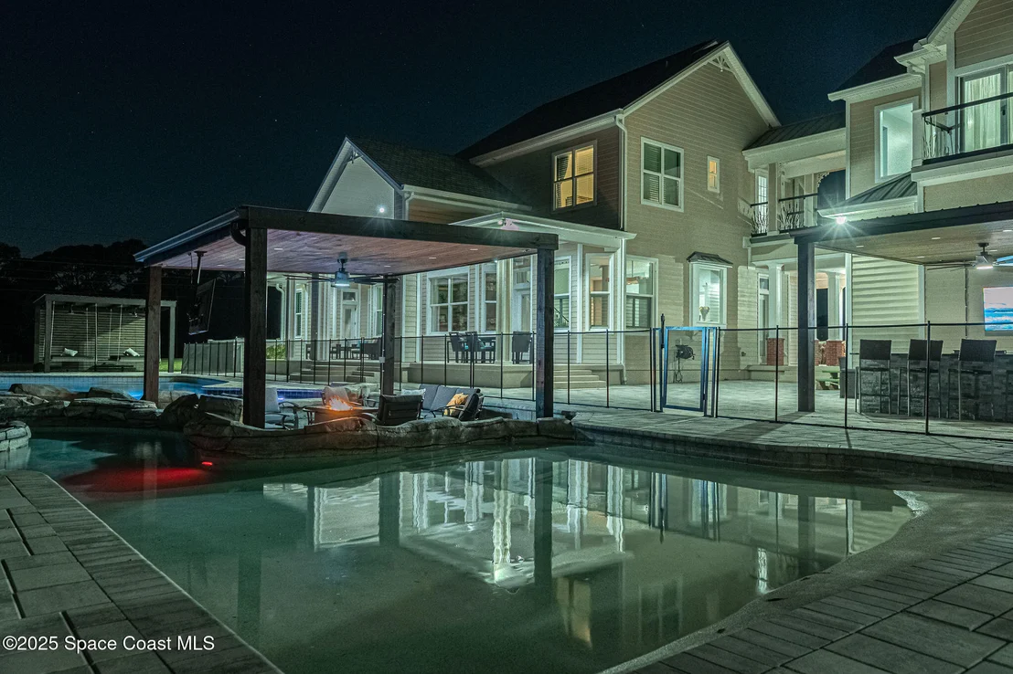 Photo of 4236 Hield Road NW