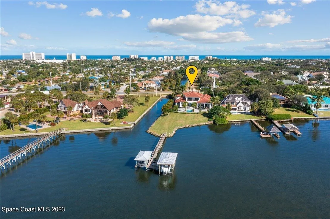 Photo of 3000 N Riverside Drive