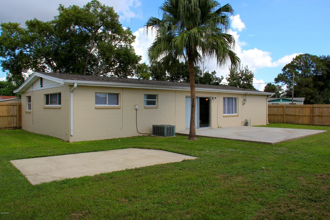 Photo of 1079 Madrid Road