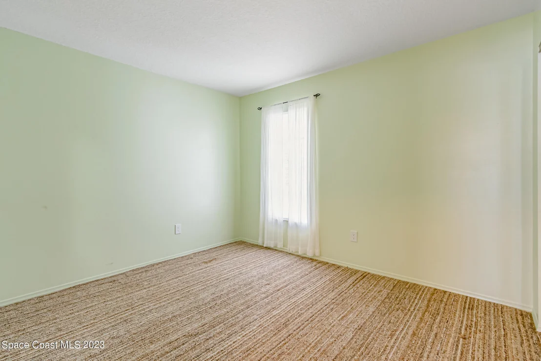 Photo of 921 Wateroak Drive NE