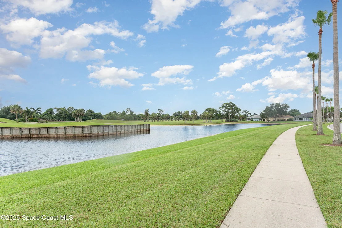 Photo of 2597 Addington Circle
