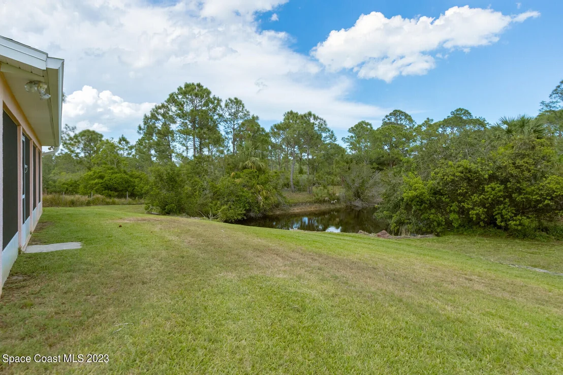 Photo of 2880 Grant Road