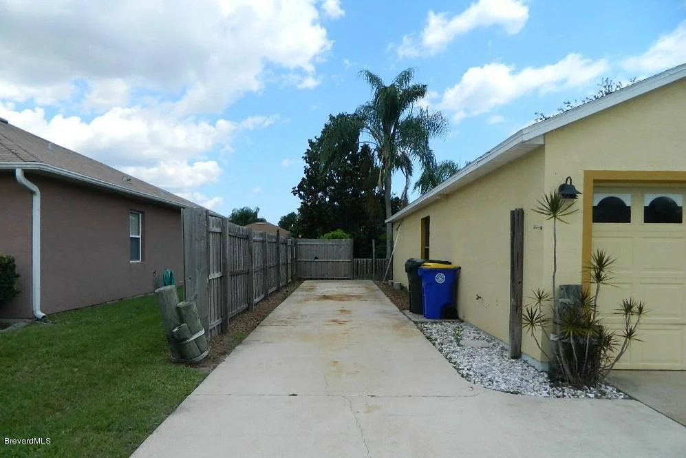 Photo of 974 Sabal Grove Drive