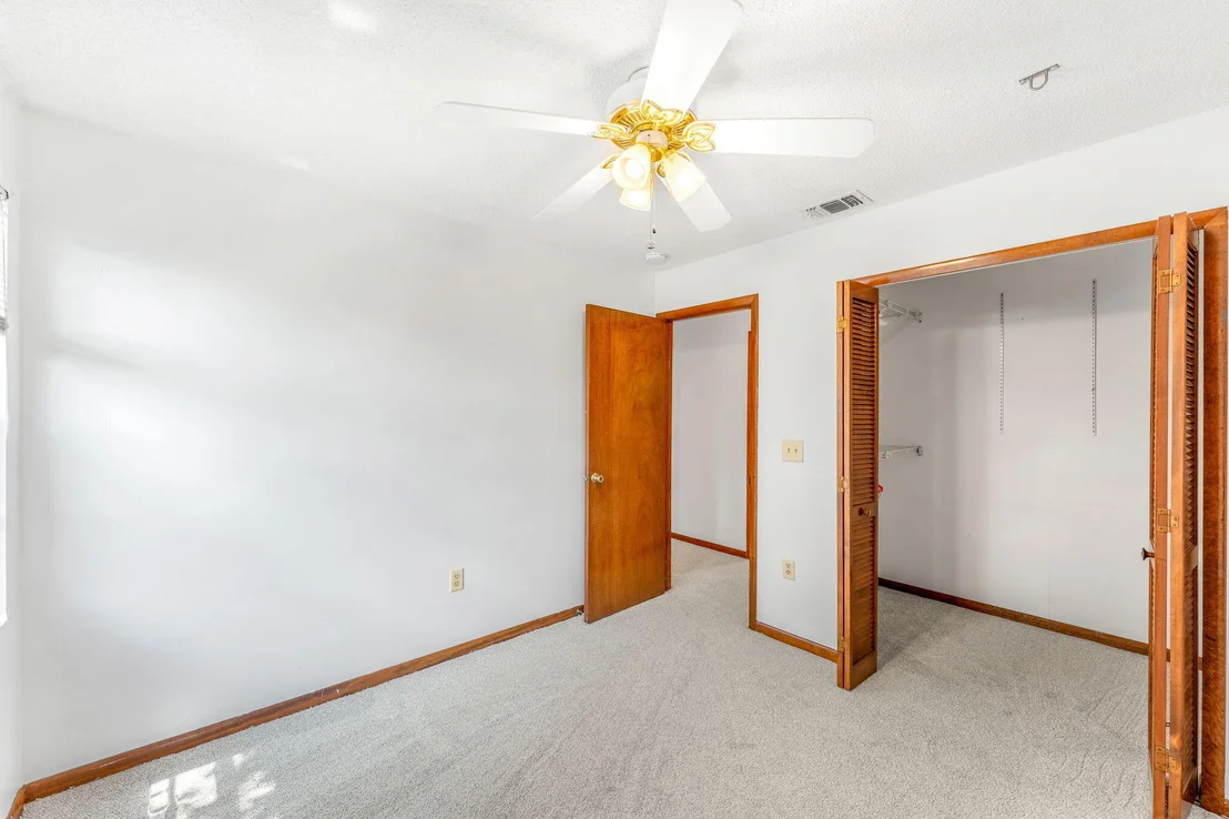 Photo of 877 Yellow Pine Avenue