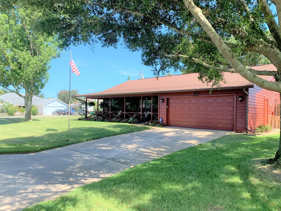 Photo of 5275 Devon Street