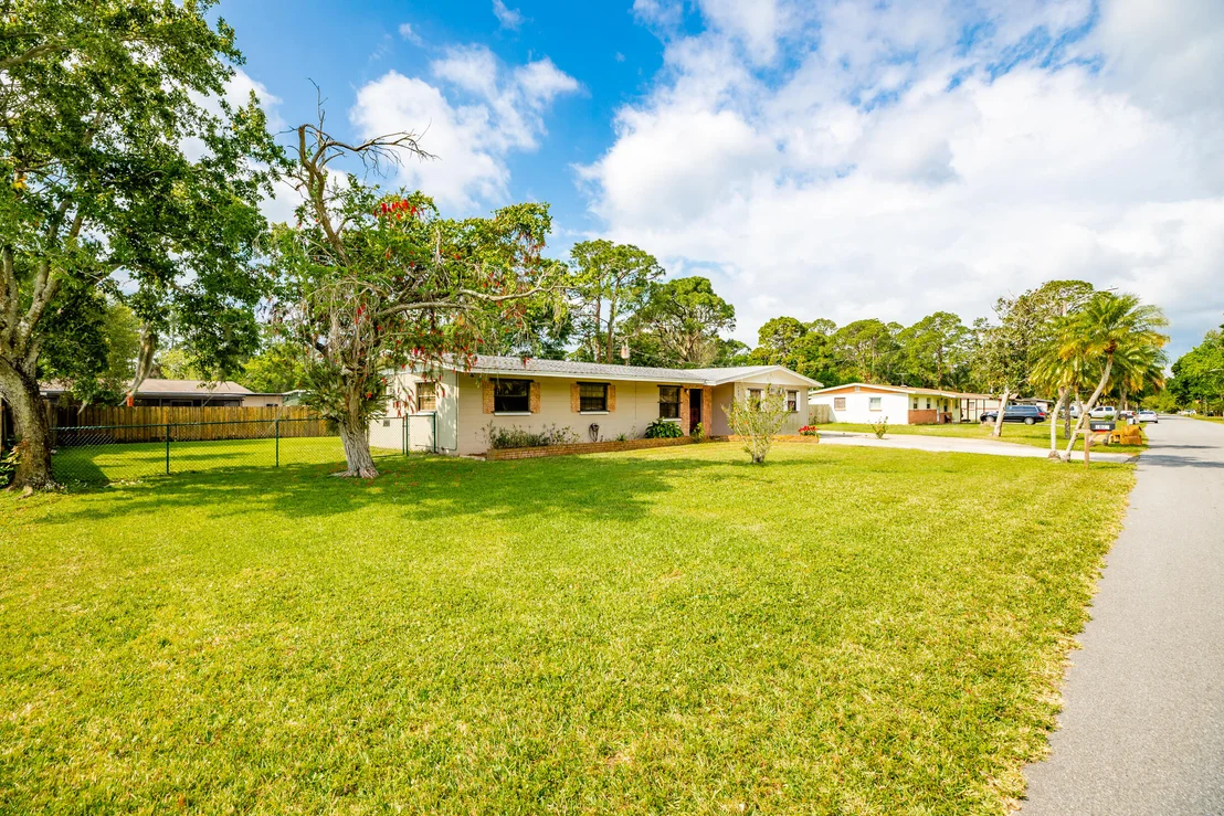 Photo of 1027 Green Road