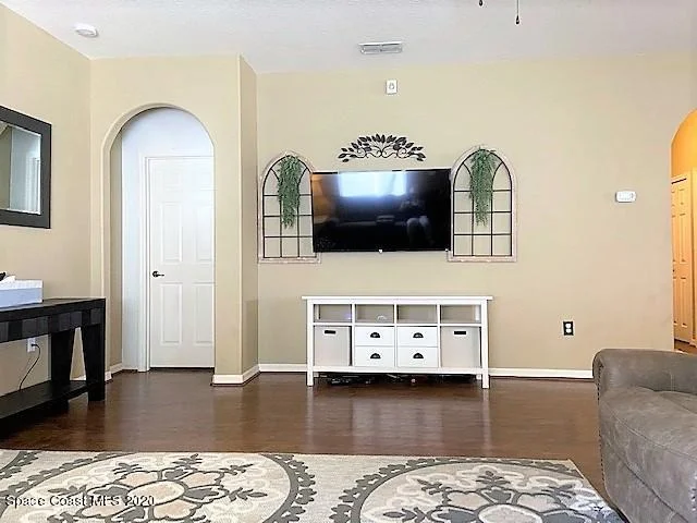 Photo of 2130 Bridgeport Circle