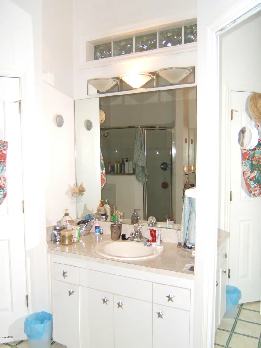 Photo of 7235 Carillon Avenue