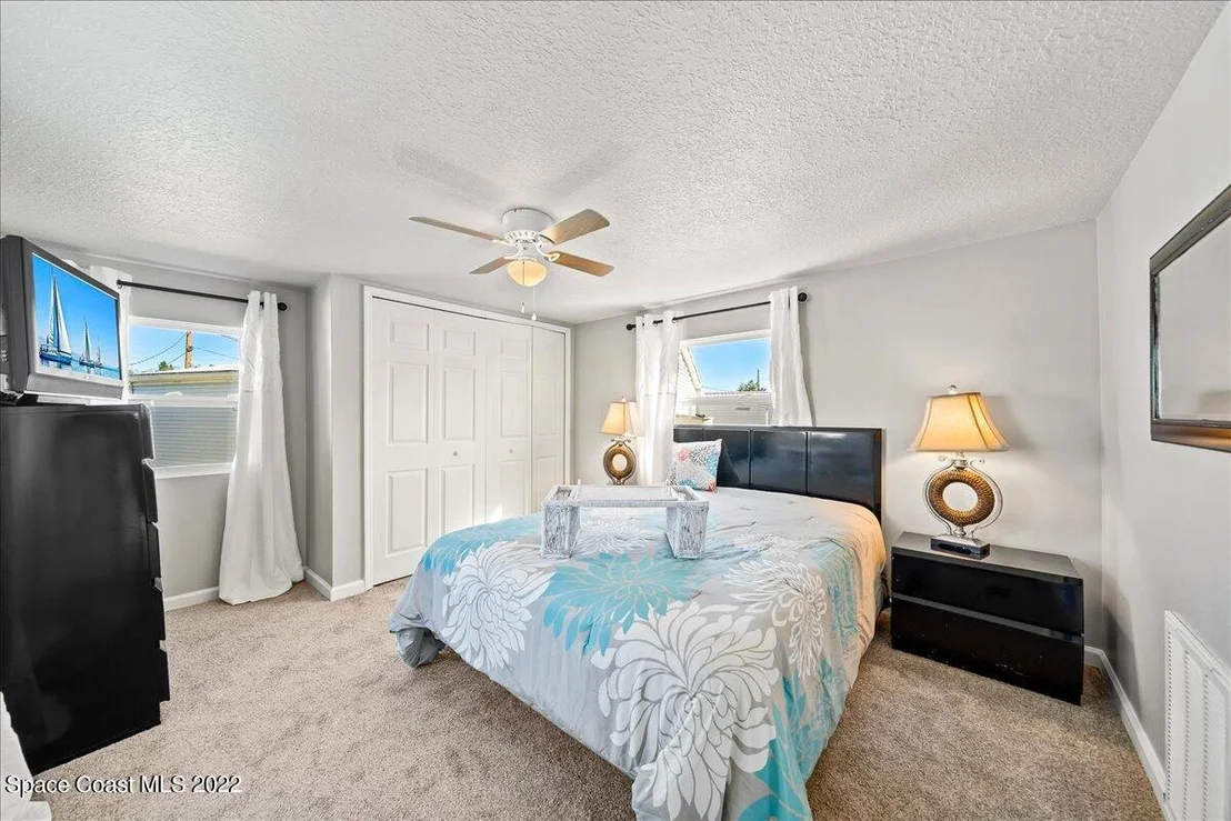 Photo of 3061 Indian River Drive NE