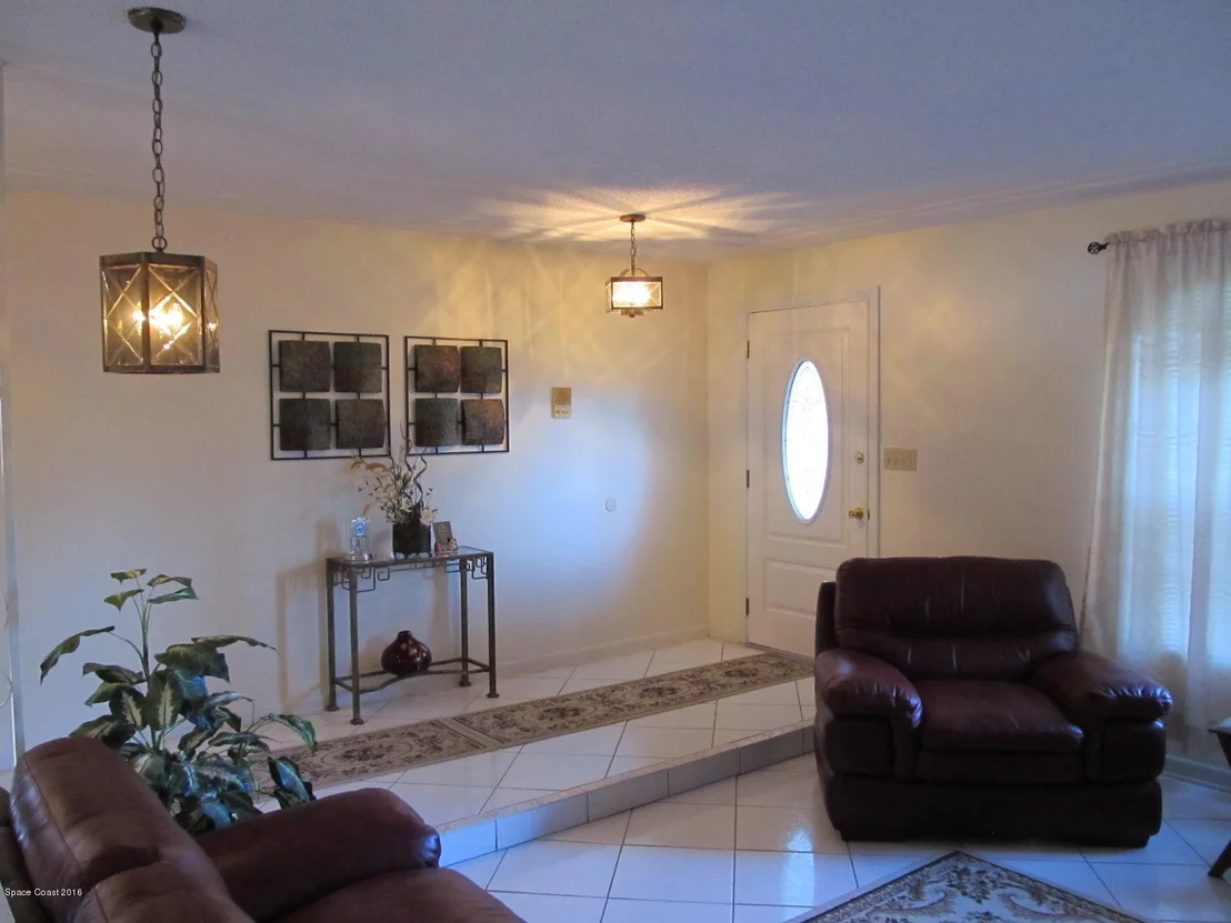 Photo of 1506 Meadowbrook Road NE