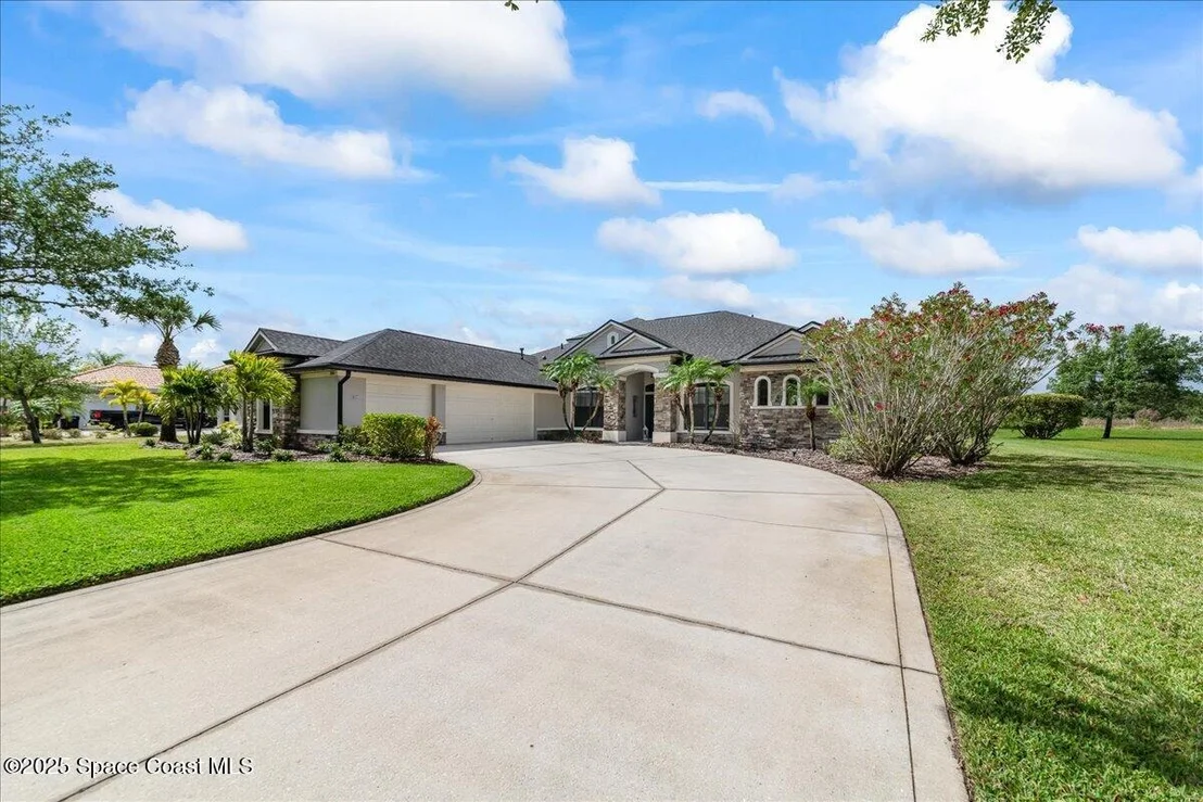 Photo of 2100 Windbrook Drive SE
