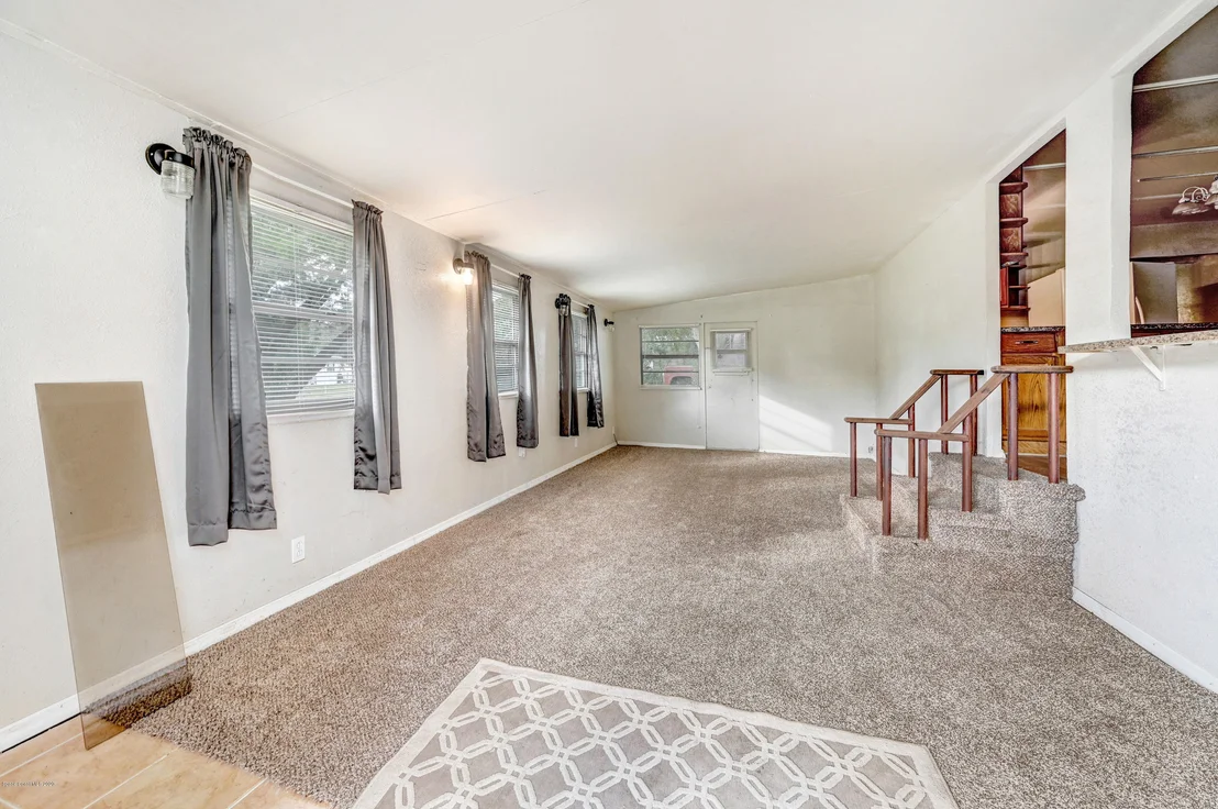 Photo of 6976 Ash Drive