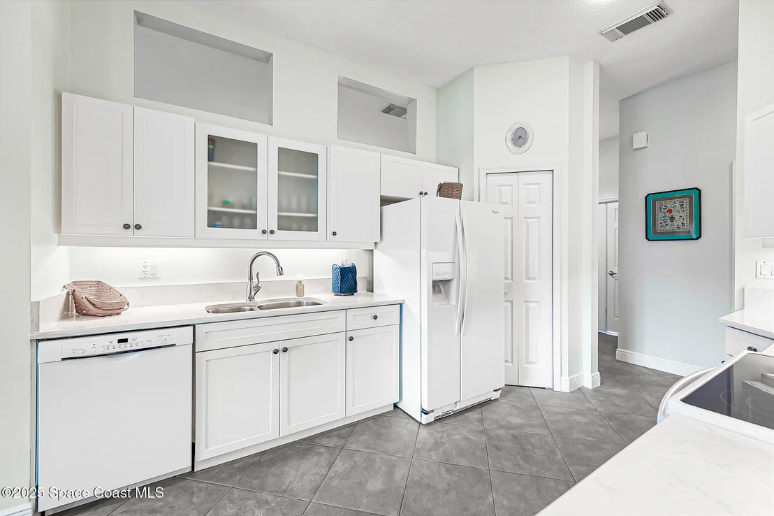Photo of 2596 Addington Circle