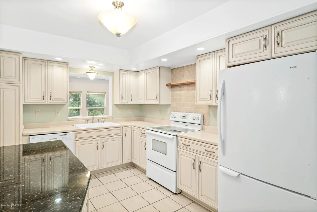 Photo of 1808 Live Oak Drive N