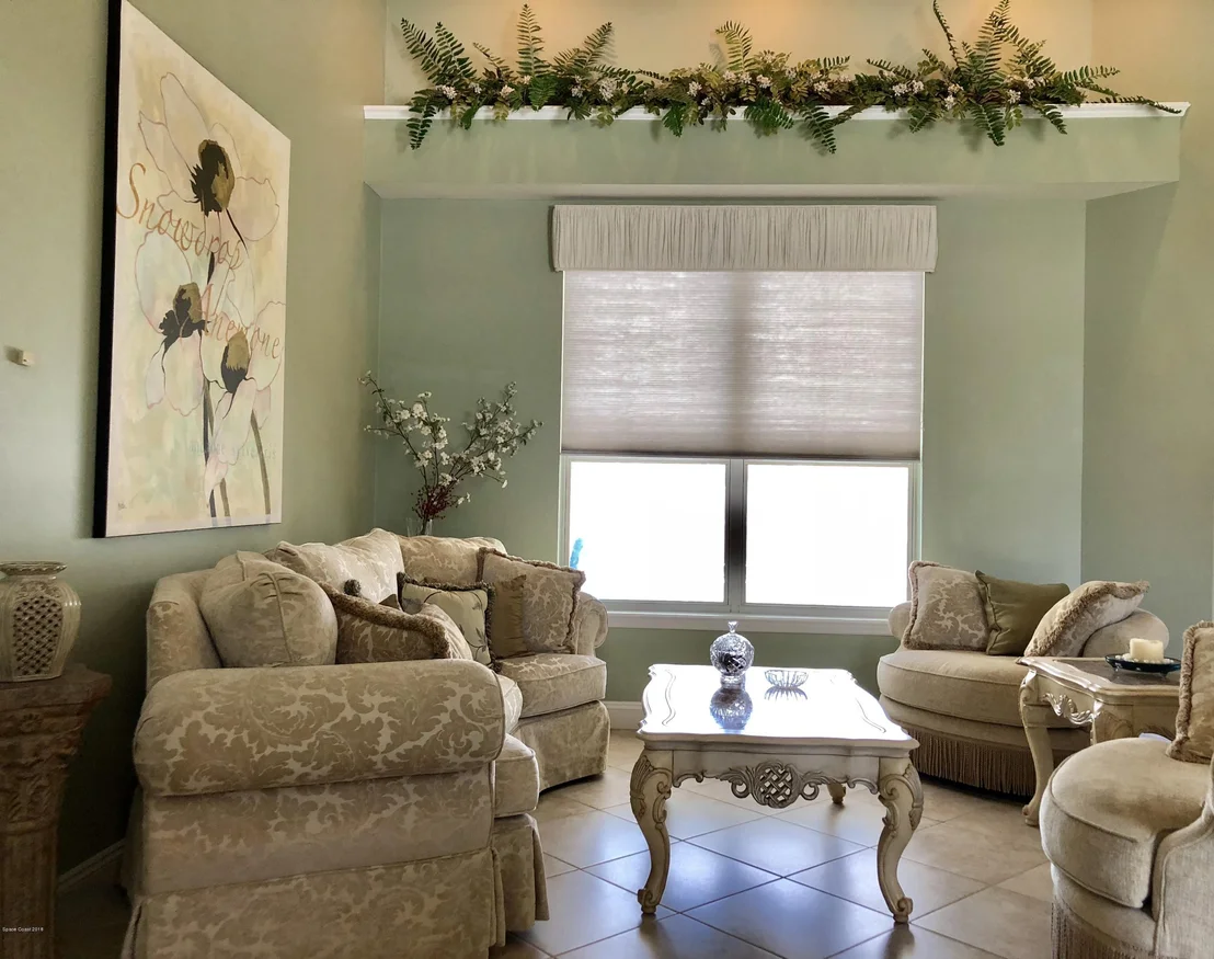 Photo of 975 Whisperpine Drive