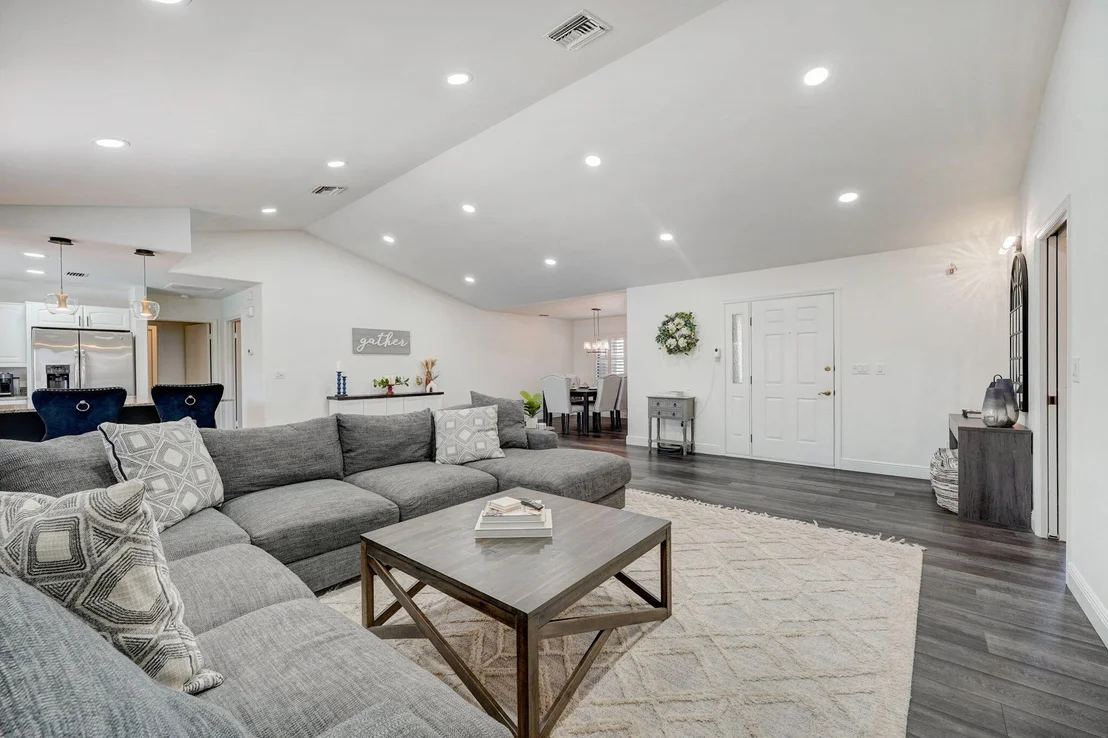 Photo of 2039 Bottlebrush Drive