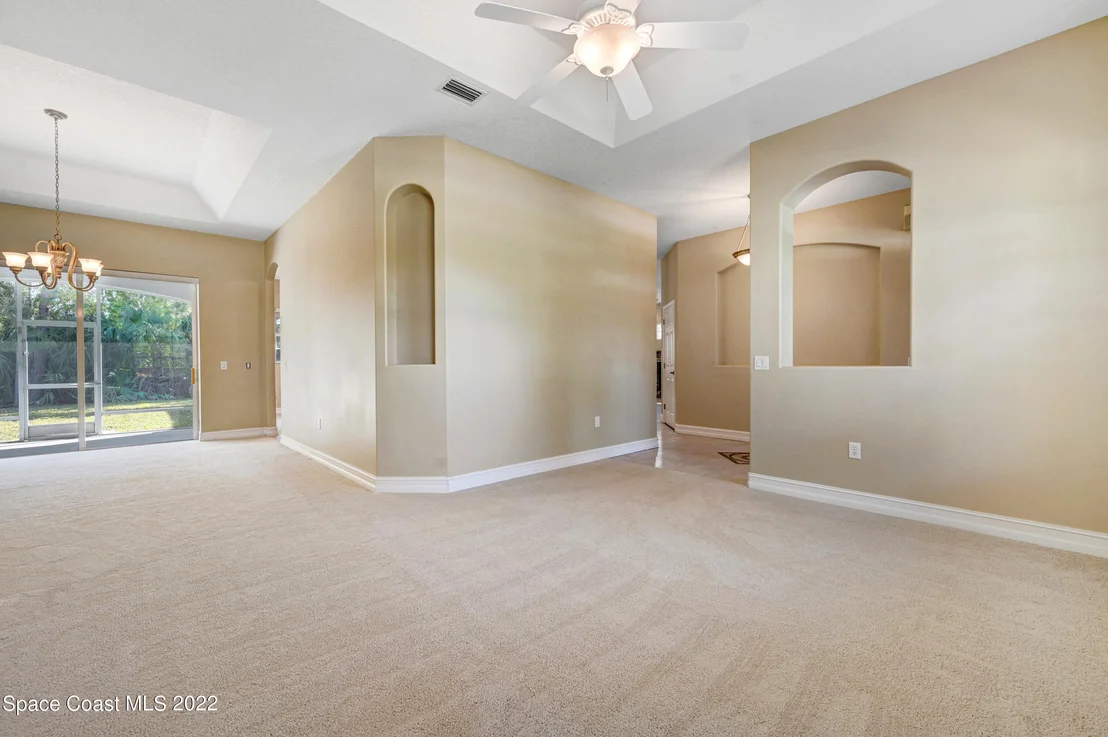 Photo of 2185 SE Windbrook Drive SE