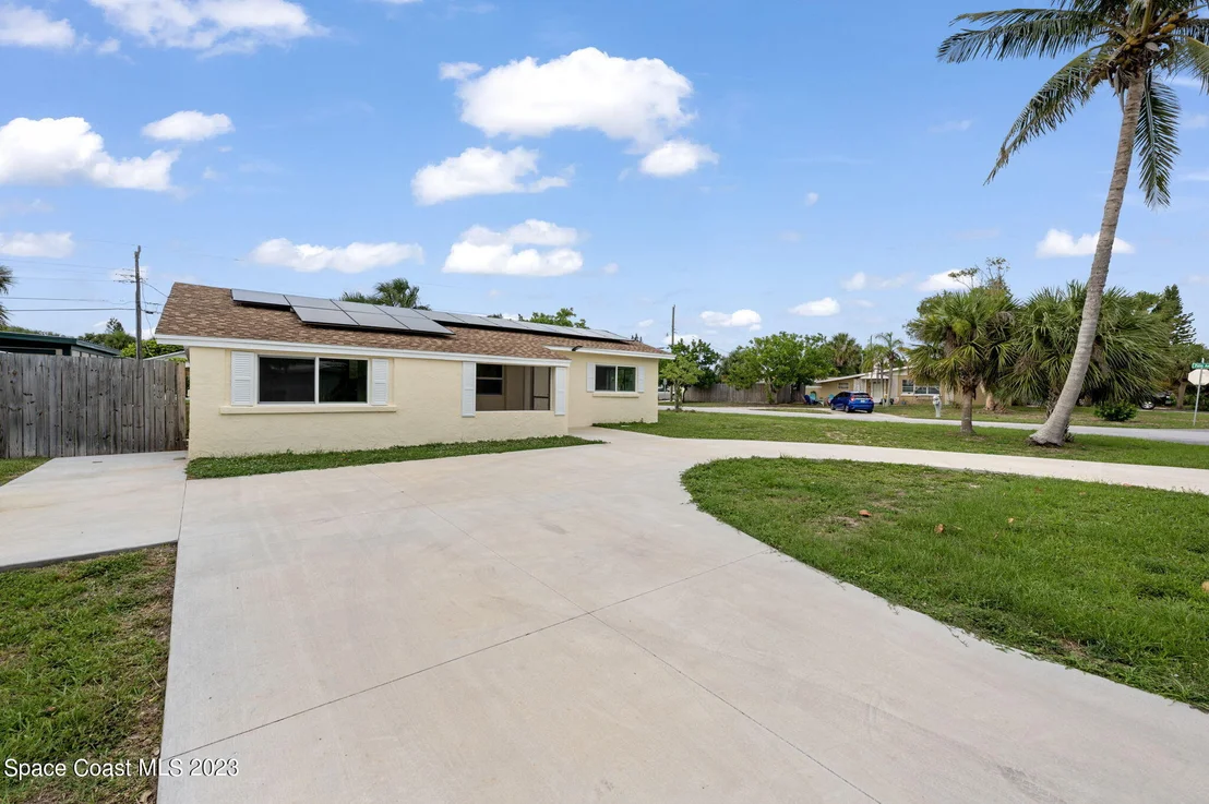 Photo of 2110 Palm Avenue