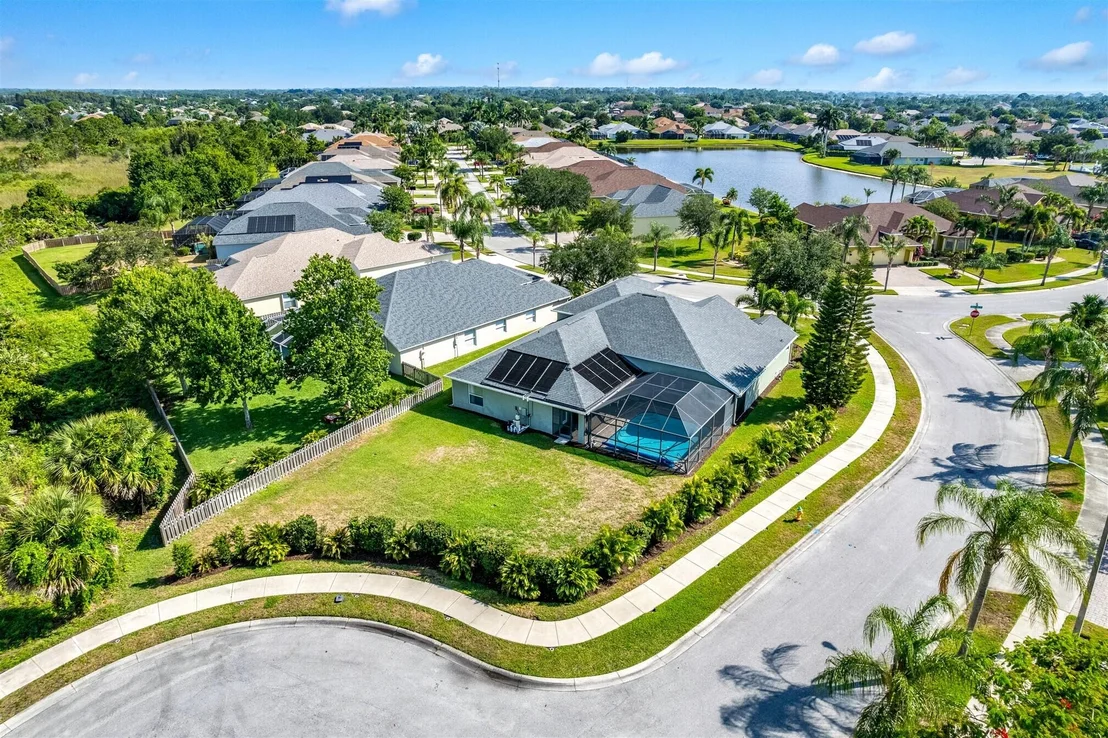 Photo of 1697 E Auburn Lakes Drive N