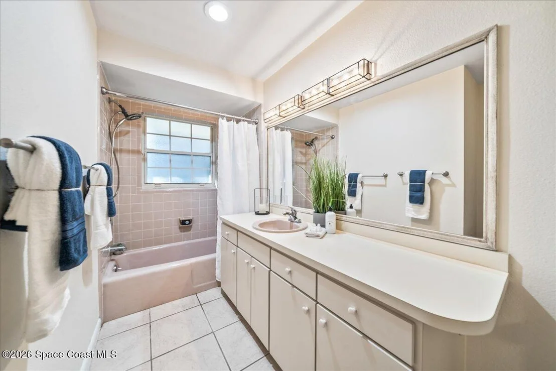 Photo of 210 12th Terrace