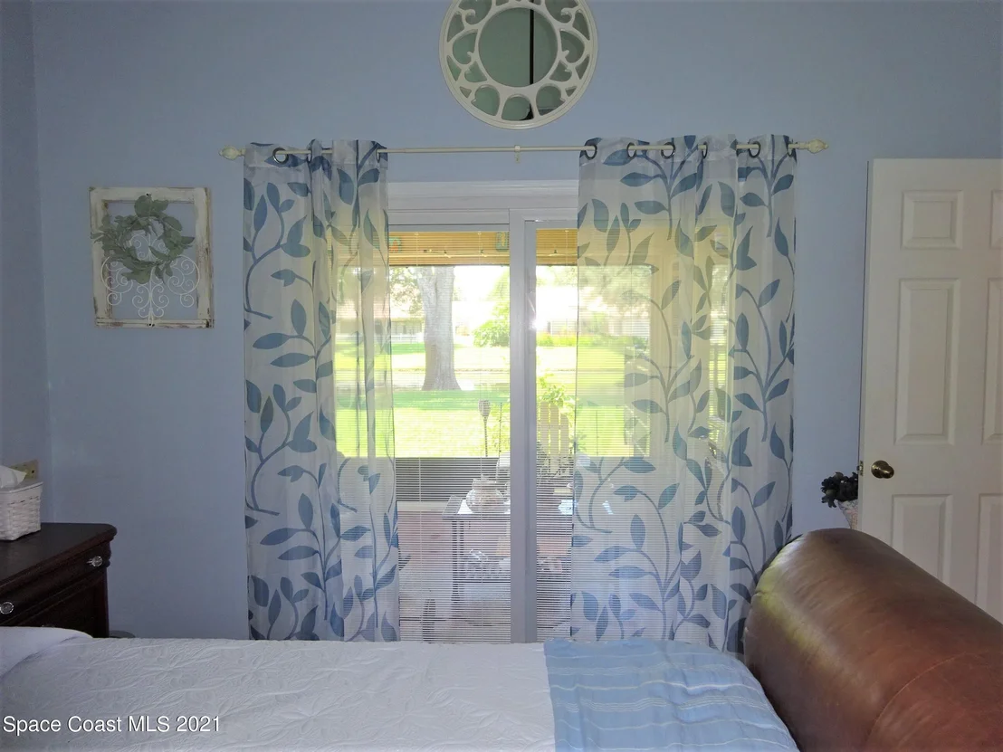 Photo of 941 Pelican Lane