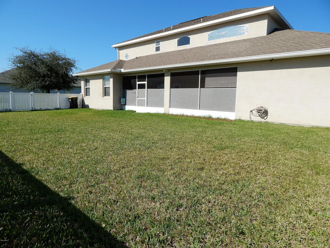 Photo of 101 SE Ridgemont Circle