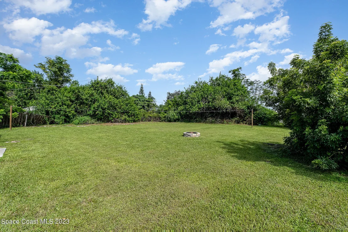 Photo of 705 Angle Street NE