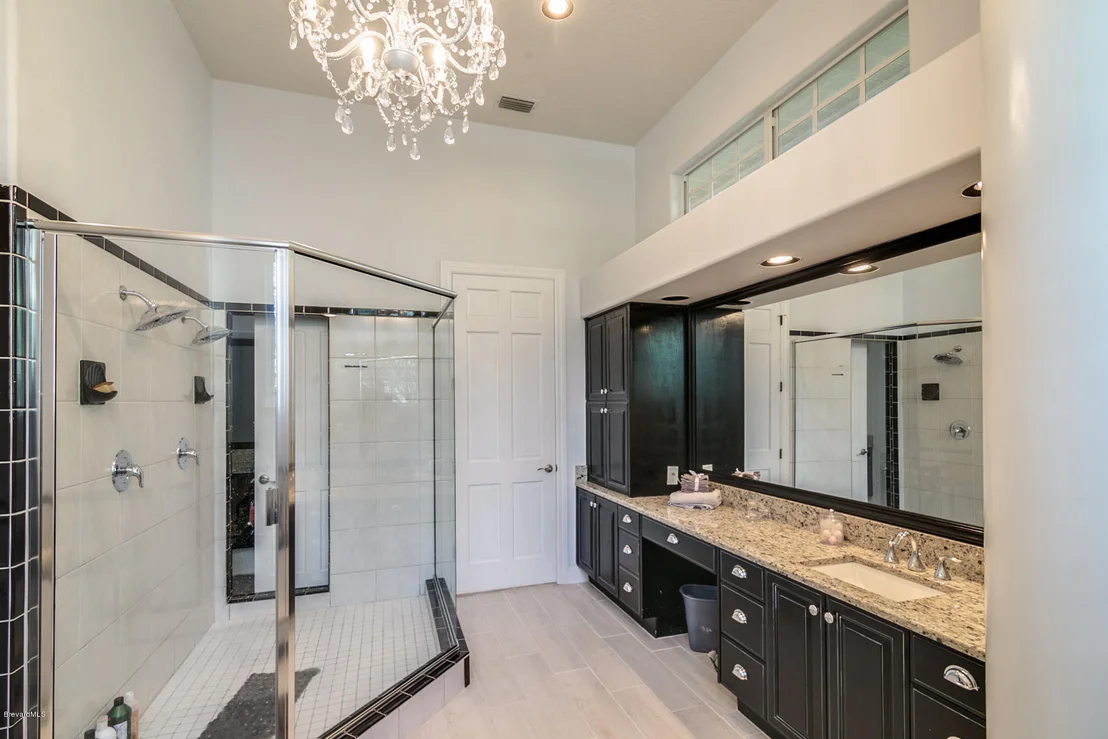 Photo of 774 Glengarry Drive
