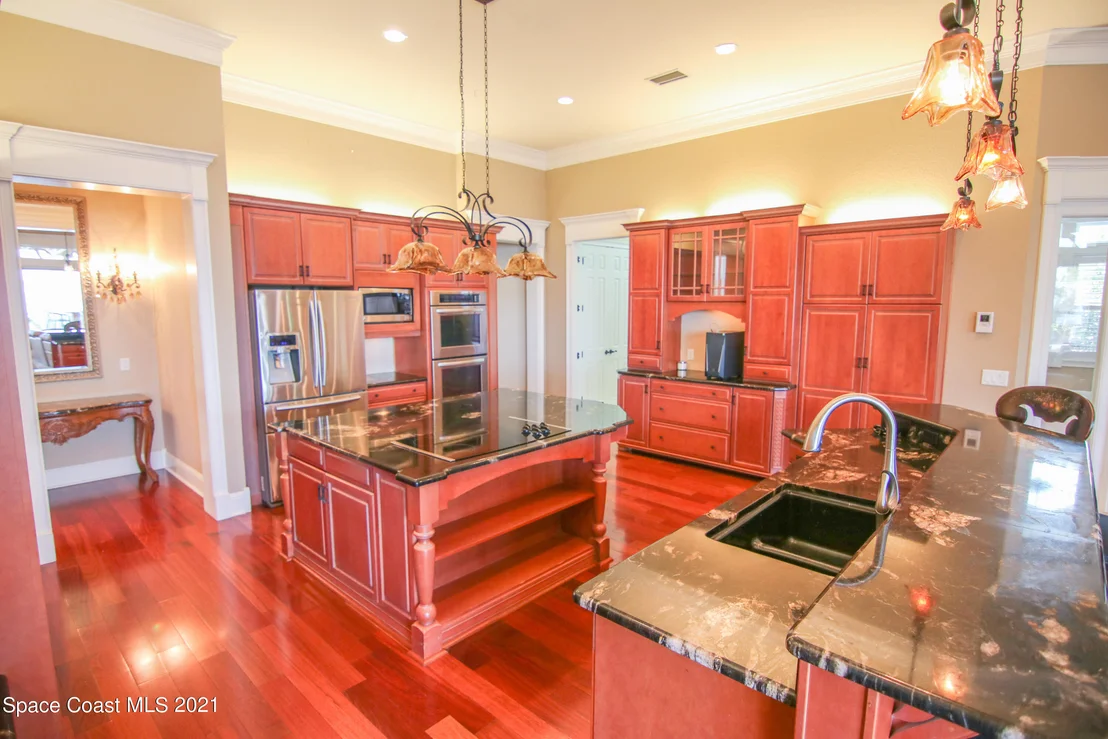 Photo of 228 Mclean Point