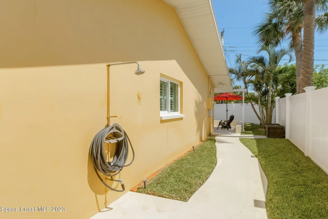 Photo of 340 Dorset Drive