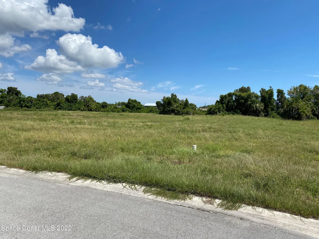 Photo of 2541-2551 Transom Circle NE