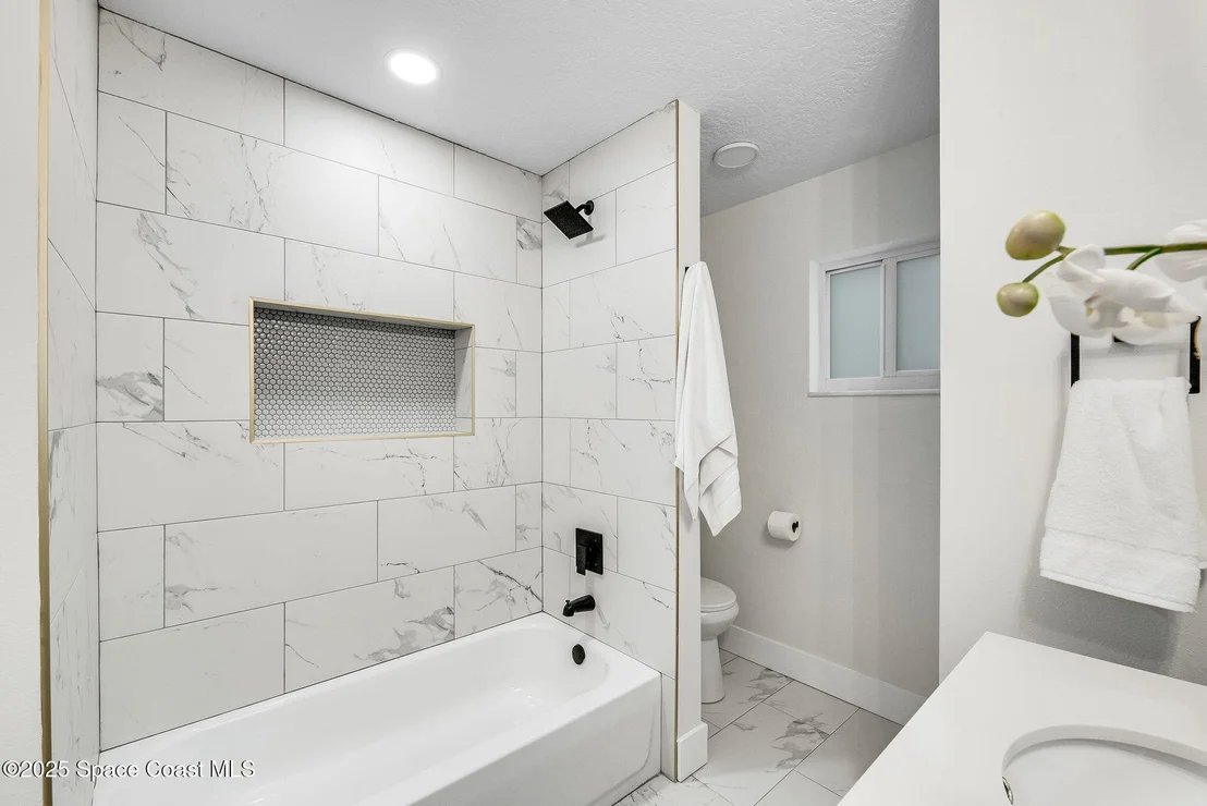 Photo of 124 Uranus Court