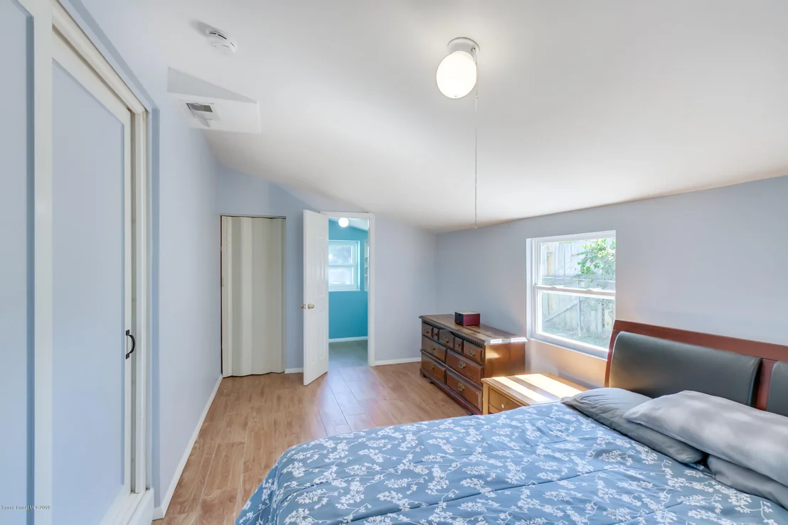 Photo of 2147 Warwick Road
