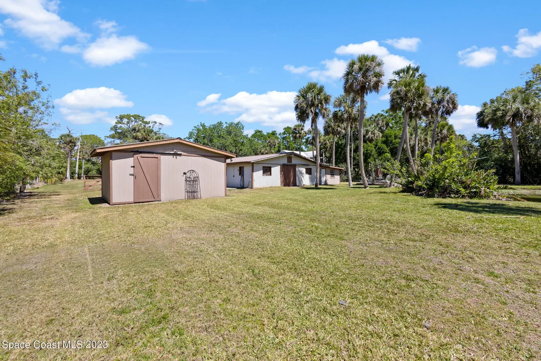 Photo of 2490 Lake Drive