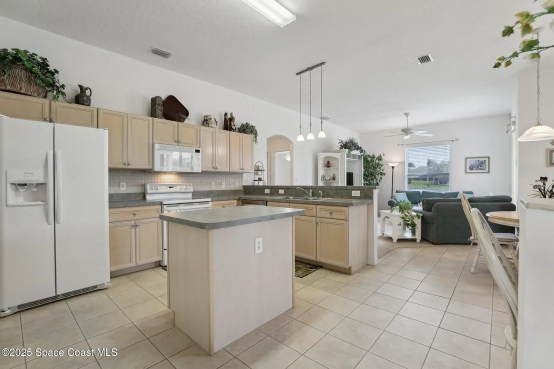 Photo of 4687 Alamanda Drive