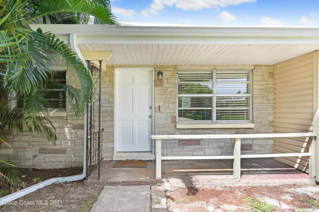 Photo of 1848 Mosswood Drive