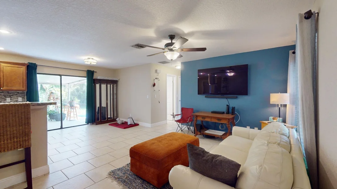 Photo of 112 E Haven Drive