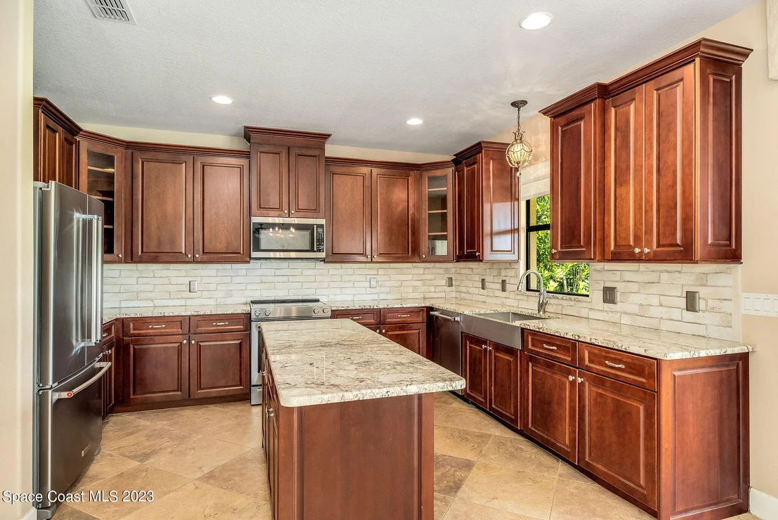 Photo of 609 Monterey Drive