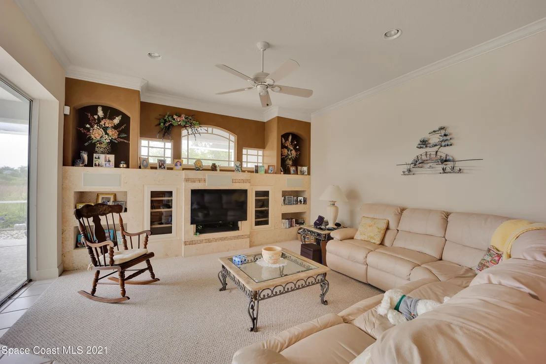 Photo of 951 Stratford Place