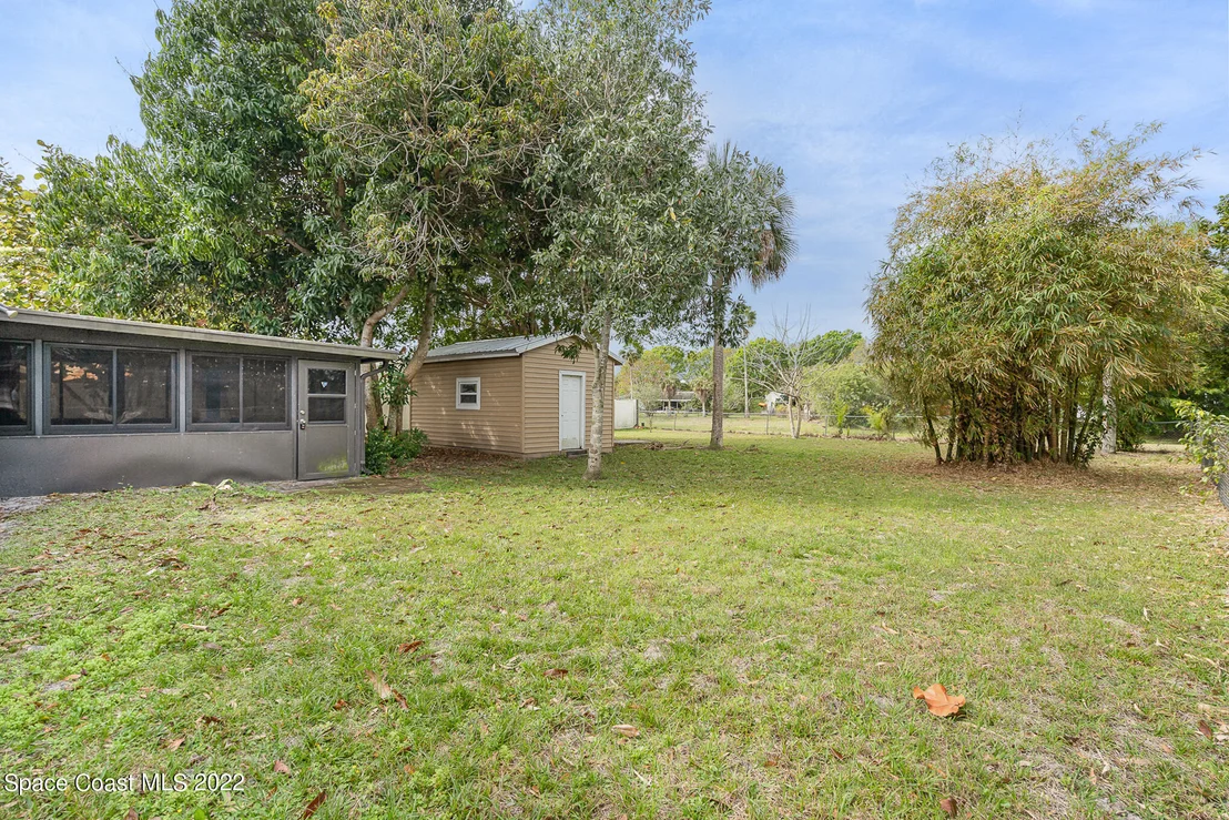 Photo of 960 Hooper Avenue NE