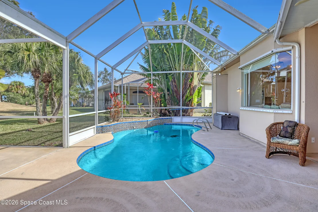 Photo of 2410 Golf Vista Boulevard