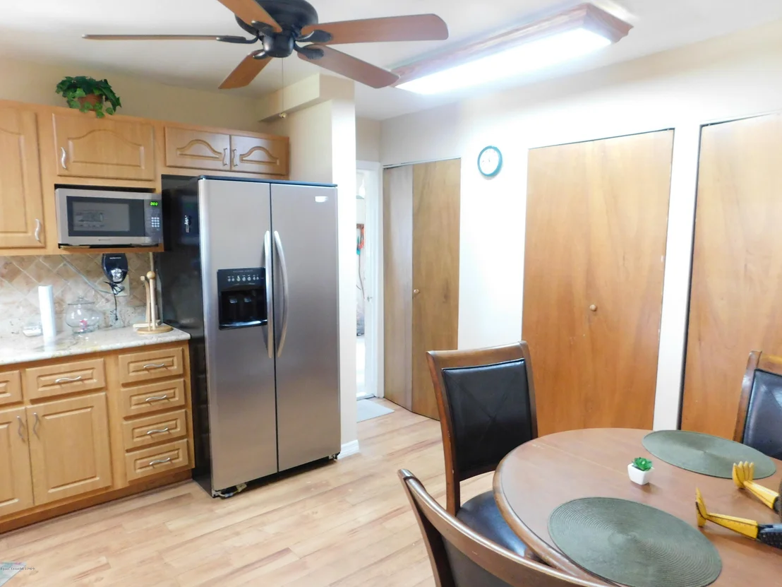 Photo of 978 Bianca Drive NE