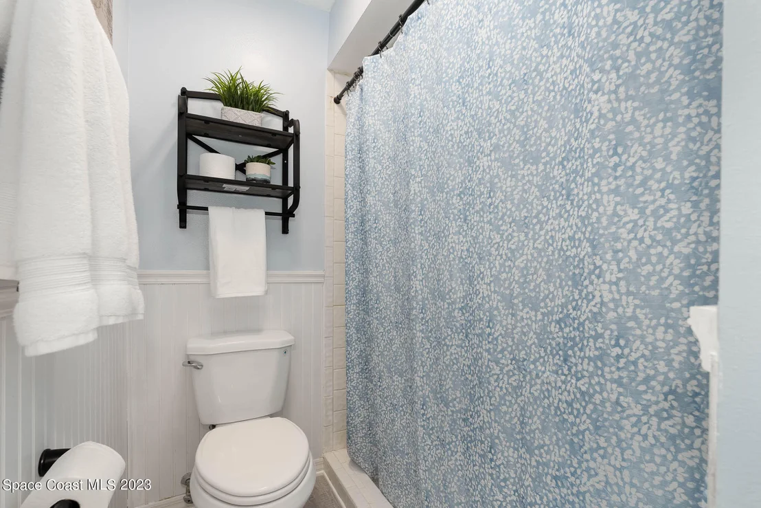 Photo of 320 Bayhead Drive