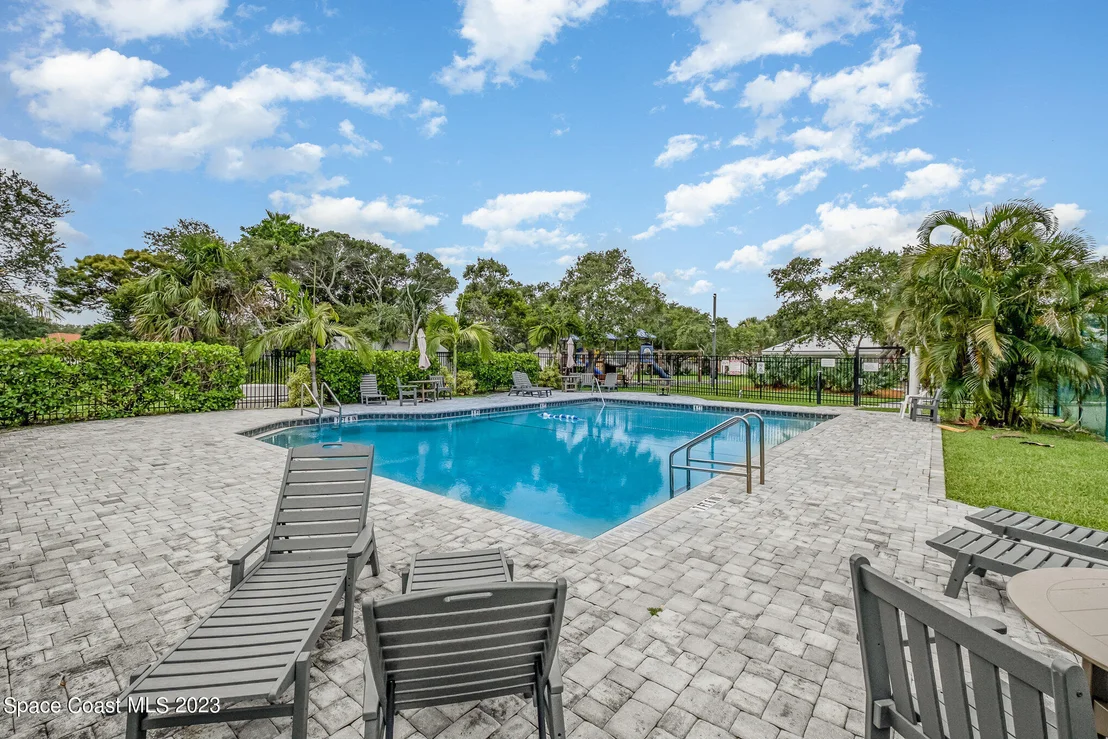 Photo of 544 Hummingbird Drive
