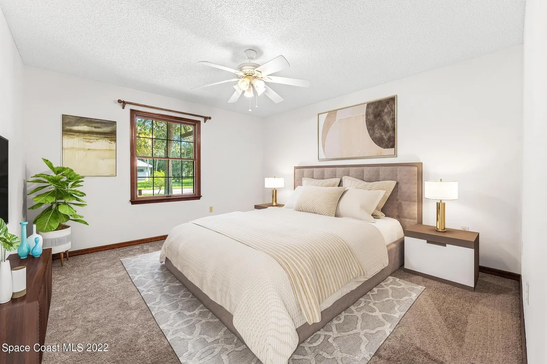 Photo of 1807 Live Oak Drive N