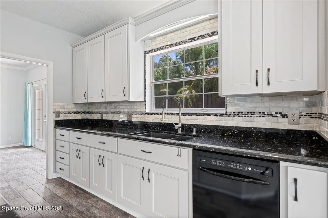 Photo of 505 Sanderling Drive