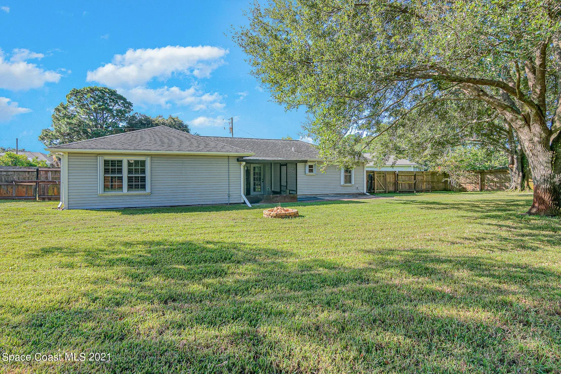 Photo of 5770 Fairbridge Street