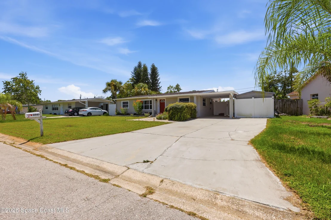 Photo of 2567 Andrews Avenue