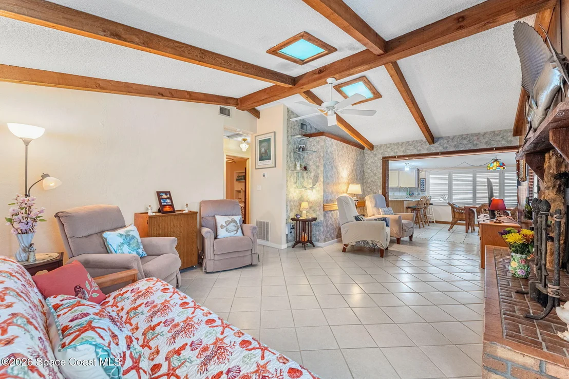 Photo of 241 Avenida Central