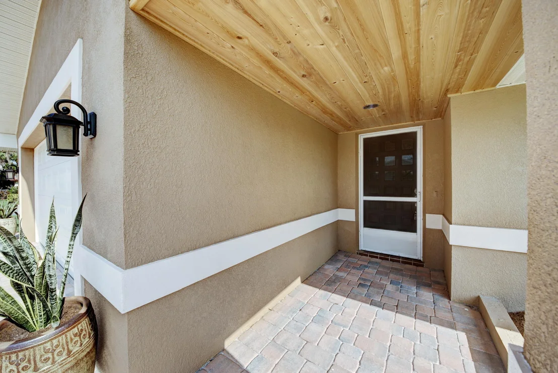 Photo of 516 Banyan Way